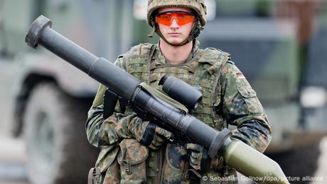 Deutschland | Soldaten mit Panzerfaust