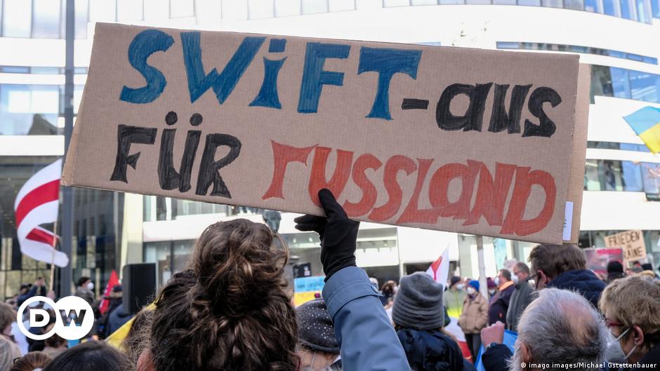 Boykotte verschärft: Der Westen beschließt SWIFT-Aus für russische Banken