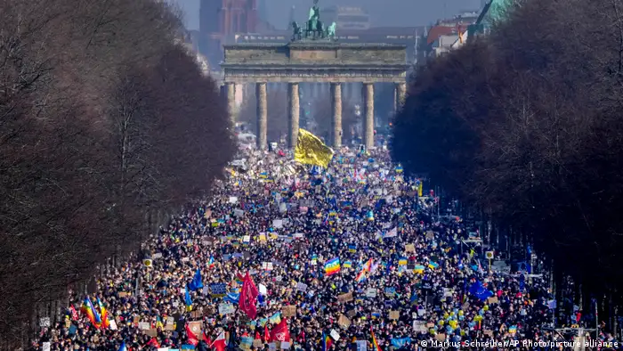 Deutschland Demo gegen Invasion in der Ukraine in Berlin