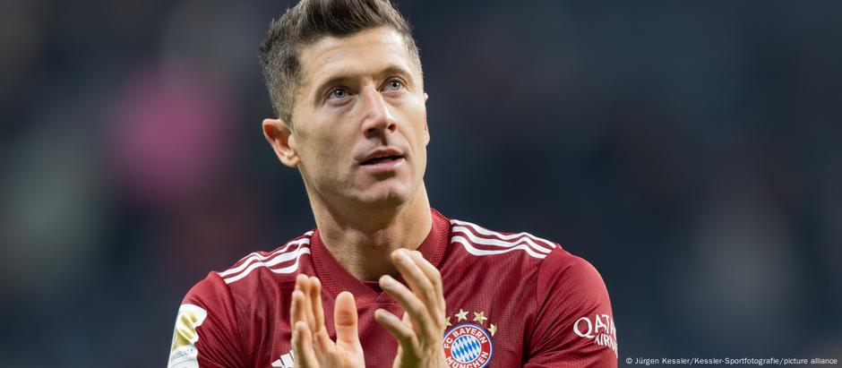 Barcelona pagou 45 milhões de euros ao Bayern para ficar com Robert Lewandowski, cujo contrato no clube bávaro iria até 2023