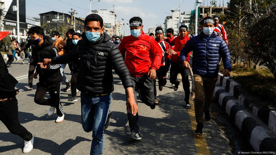 2022. su u Nepalu izbili protesti protiv američke pomoći u razvoju infrastrukture.