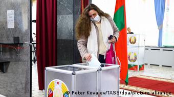 На одном из избирательных участков в Минске, 27 февраля