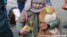 Ukraine-Konflikt | Ukrainisches Flüchtlingskind mit Spielzeug