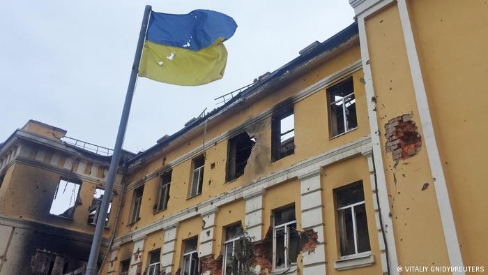 Harkov'da Rus işgalinde hasar gören bir okul binası