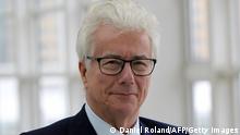 Author Ken Follett on the war in Ukraine: 'Our only hope is de-escalation'