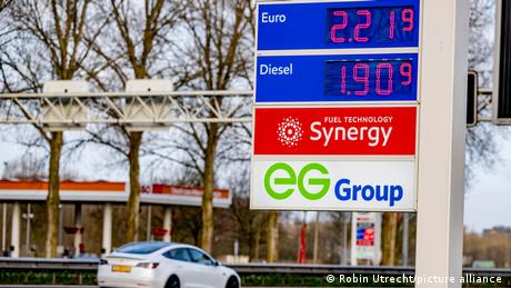 Не само руснаците ще усетят ефекта от санкциите на Запада