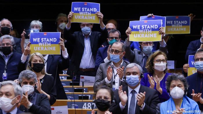 Avrupa Parlamentosu üyeleri Ukrayna'ya destek mesajı veriyor