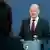 المستشار الألماني أولاف شولتس خلال مؤتمر صحفي في برلين مع رئيس وزراء لوكسمبورغ (الثلاثاء أول مارس/ آذار 2022)