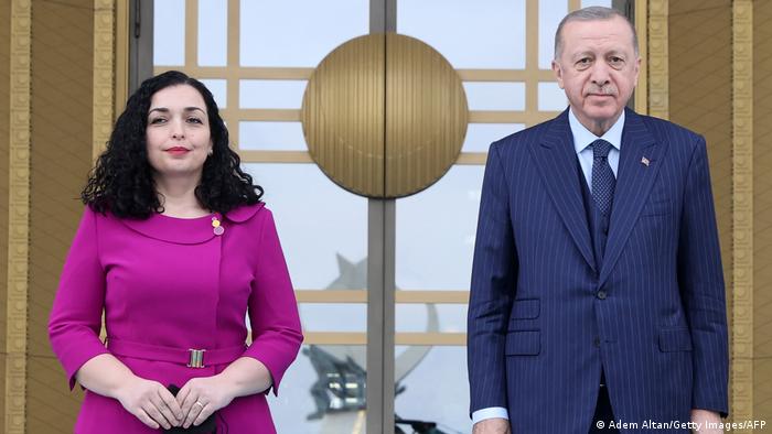 Kosova Cumhurbaşkanı Vjosa Osmani ve Türkiye Cumhurbaşkanı Recep Tayyip Erdoğan 