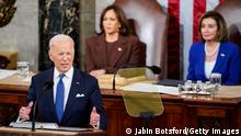 WASHINGTON, DC - MARCH 01: U.S. President Joe Biden delivers the State of the Union address flanked by Vice President Kamala Harris and House Speaker Nancy Pelosi (D-CA) during a joint session of Congress in the U.S. Capitol’s House Chamber on March 01, 2022 in Washington, DC. During his first State of the Union address, Biden spoke on his administration’s efforts to lead a global response to the Russian invasion of Ukraine, efforts to curb inflation and bringing the country out of the COVID-19 pandemic. (Photo by Jabin Botsford-Pool/Getty Images)