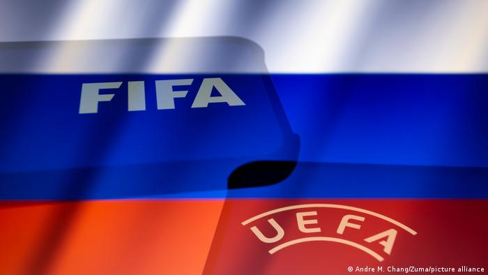 Collage Schriftzüge UEFA und FIFA auf Flagge Russlands