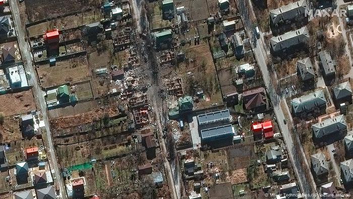 Ukraine | Satellitenbild | Zerstörte Militäfahrzeuge in Bucha