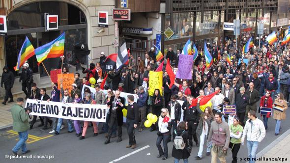  Serbien Krawalle Homosexualität Homosexuelle Anti Schwulen Proteste FLAsh-Galerie 