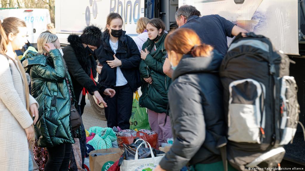 Ukrainian refugees arrive in Germany′s far west | Germany | News and  in-depth reporting from Berlin and beyond | DW | 07.03.2022