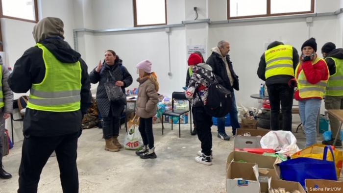 Volunteers are kept busy in the border town, Giurgiulesti.