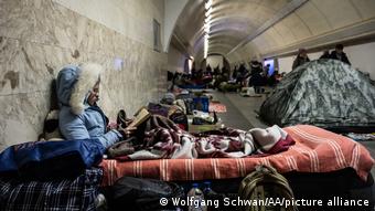 Σε υπόγειο σταθμό όπως αυτόν η Ιρίνα με τη μητέρα της βρήκαν προστασία