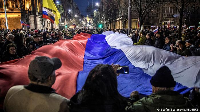 Serbien Pro-Russland-Demonstranten in Belgrad 