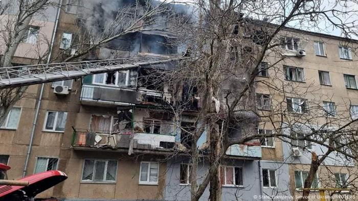 Зруйнований внаслідок обстрілу будинок у Житомирській області