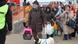 Refugiados ucranianos llegan a Isaccea en Rumania fronteriza con Ucrania Refugiados ucranianos llegan a Isaccea en Rumania fronteriza con Ucrania