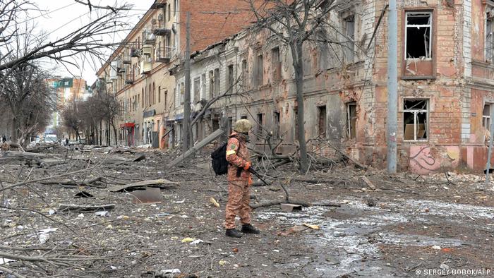 Ukraine-Krieg | zerstörte Gebäude in Charkiw