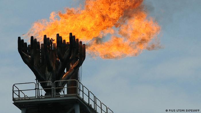 Nigeria Amenem Abfackeln von Gas auf Total-Ölplattform 