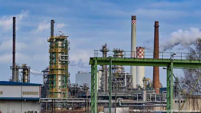 Нефтеперерабатывающий завод PCK, большая часть которого принадлежит Роснефти