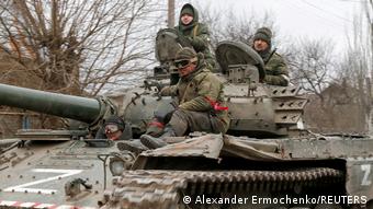 La letra "Z" fue vista en algunos vehículos militares rusos en los primeros días de la invasión rusa de Ucrania que comenzó el 24 de febrero.