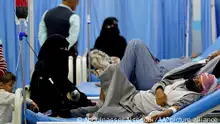 TAIZ, YEMEN - FEBRUARY 06: Patients hospitalized in al-Jumhuri Hospital with plague complaints receive treatment as Covid-19, dengue fever, chikungunya and viral fever cases increase in the country in Taiz, Yemen on February 06, 2022. Abdulnasser Alseddik / Anadolu Agency