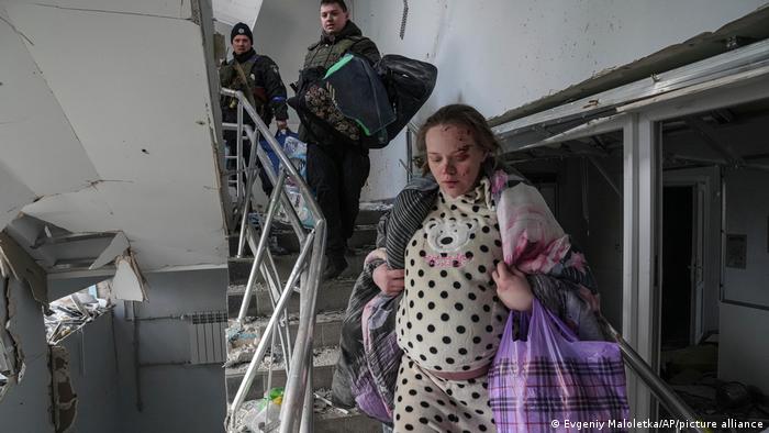 Ukraine zerstörte Geburtsklinik in Mariupol
