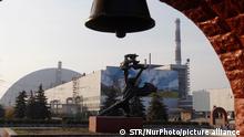 Personal de Chernóbil rota por primera vez en un mes