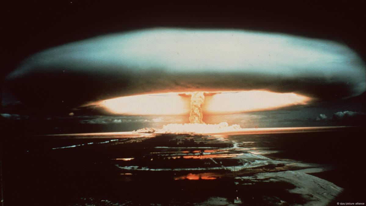 Оппенгеймер. Почему нацисты не создали бомбу раньше него? – DW – 11.03.2024