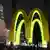 Логотип McDonald's в Москве