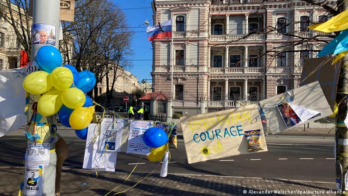 Акция протеста у российского посольства в Риге, 9 марта
