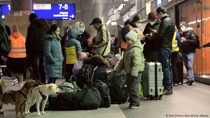 Muitos dos refugiados da Ucrânia chegam por trem na Alemanha