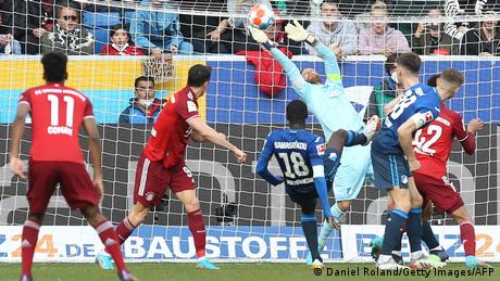 FC Bayern verliert Punkte, Hertha BSC feuert Tayfun Korkut