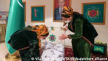 В Туркменистане завершено голосование на досрочных выборах президента