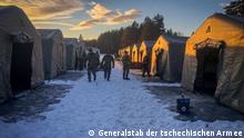Tschechische Soldaten beim Bau einer humanitären Basis für ukrainische Flüchtlinge in der Nähe von Liptovský Mikuláš in der Slowakei. Autor des Fotos: .