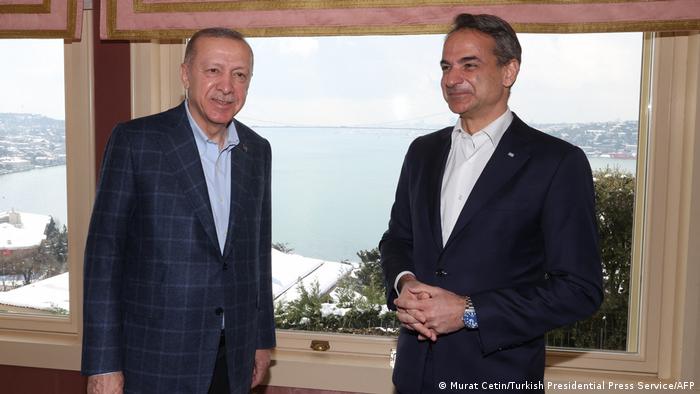 Turkish President Recep Tayyip Erdogan (L) meets with Greek Prime Minister Kyriakos Mitsotakis (R) in Istanbul