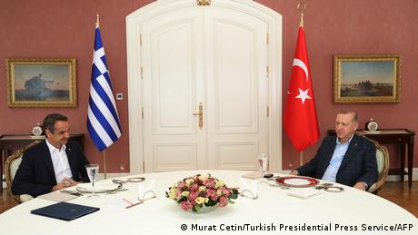 الرئيس التركي أردوغان ورئيس الوزراء اليوناني ميتسوتاكيس في مارس 2022