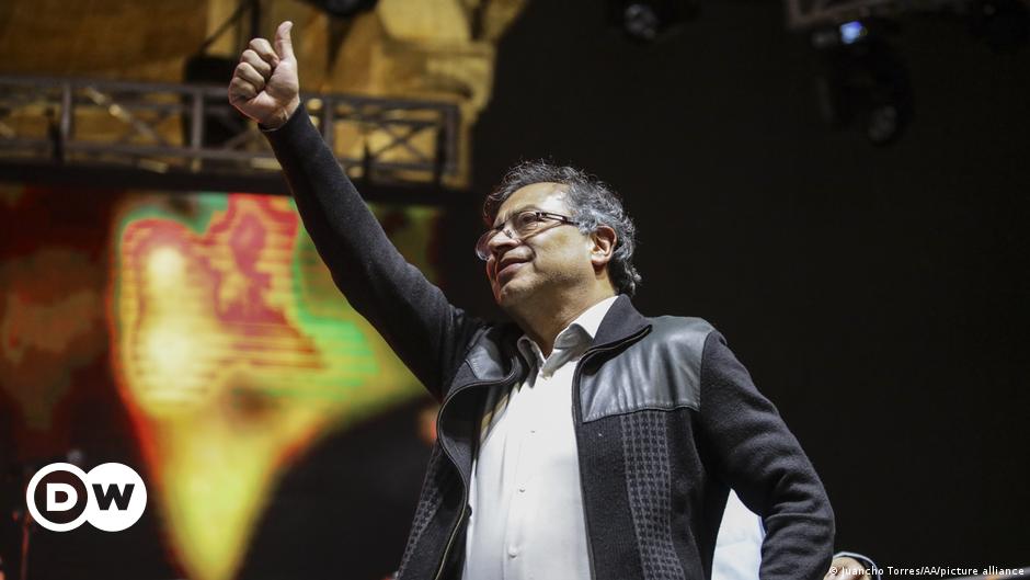 Linker Ex-Rebell Petro gewinnt Wahlen in Kolumbien