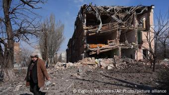 Destroyed building in Mariupol