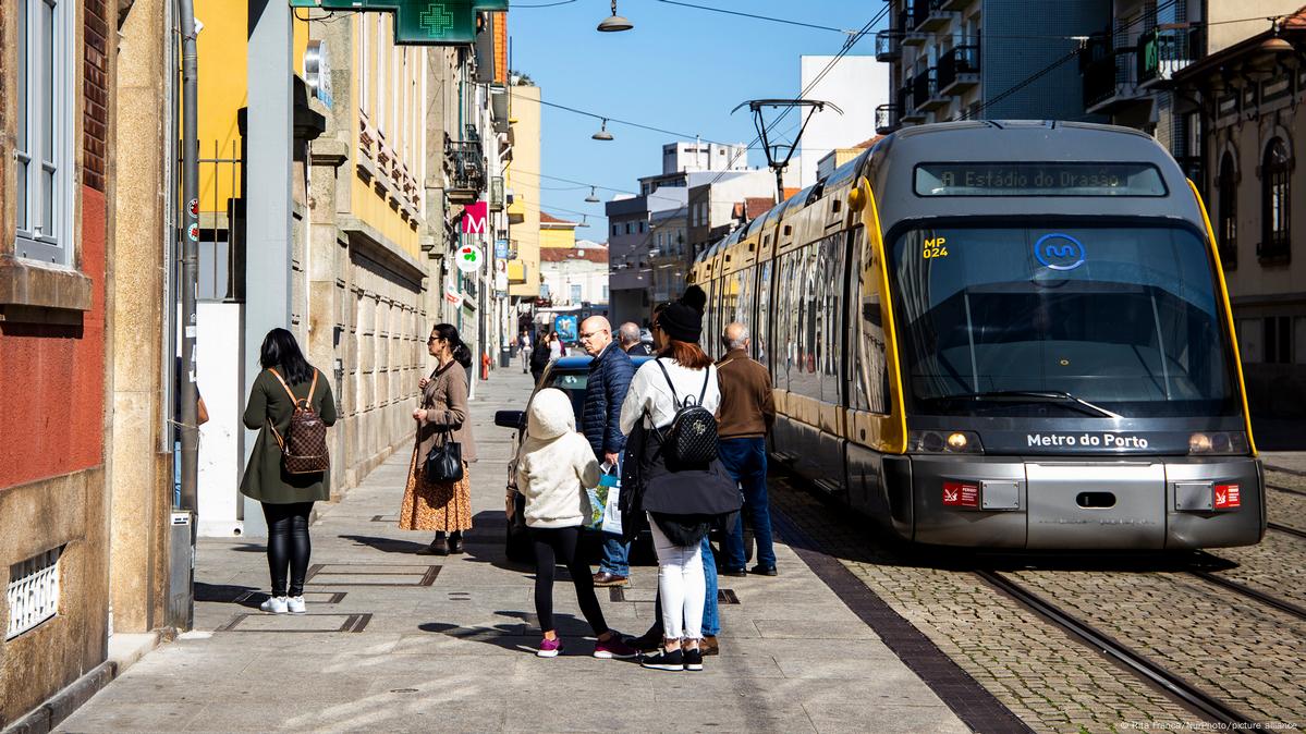 Marta Temido alerta para novas variantes e número elevado de