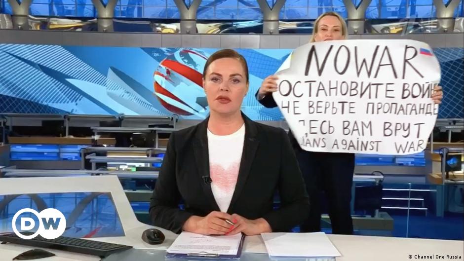 Ukraine aktuell: Kriegsgegnerin kapert Staats-TV