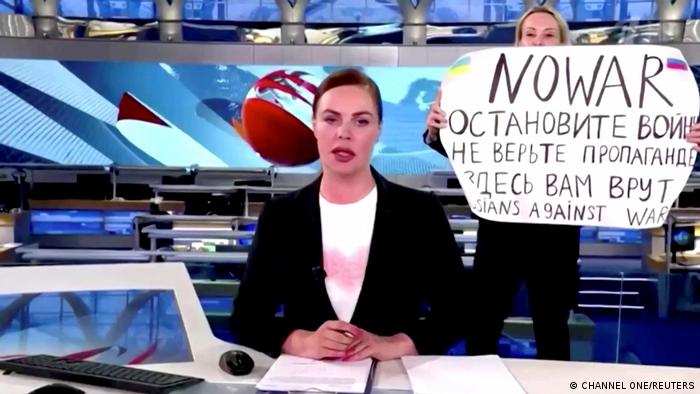 Russland Anti-Kriegs Protest in den Nachrichten auf Channel One 