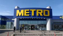 MOSCOW, RUSSIA - MARCH 26, 2020: A view of the main entrance to a Metro Cash and Carry store. Many shopping malls have implemented measures to reduce crowding amid the ongoing COVID-19 coronavirus pandemic. Anton Novoderezhkin/TASS