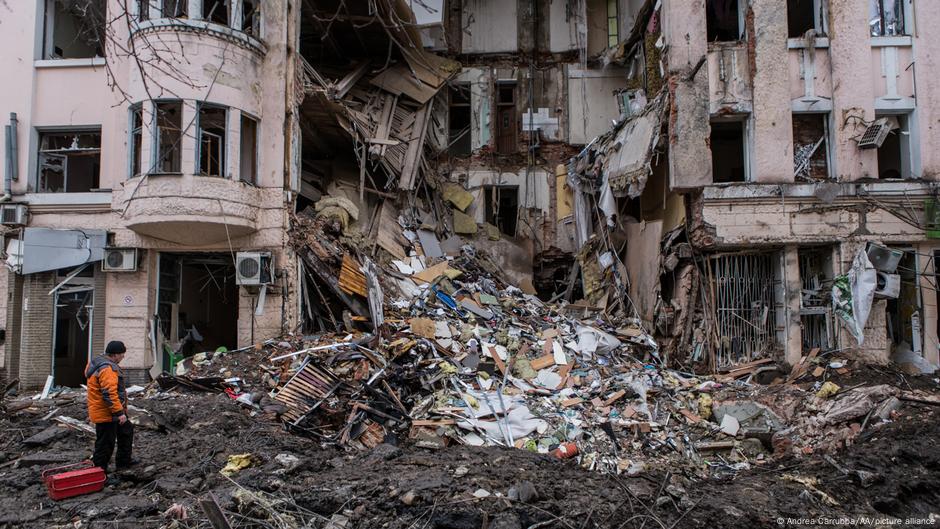 Ukraine Charkiw | Zerstörtes Wohngebäude nach Beschuss