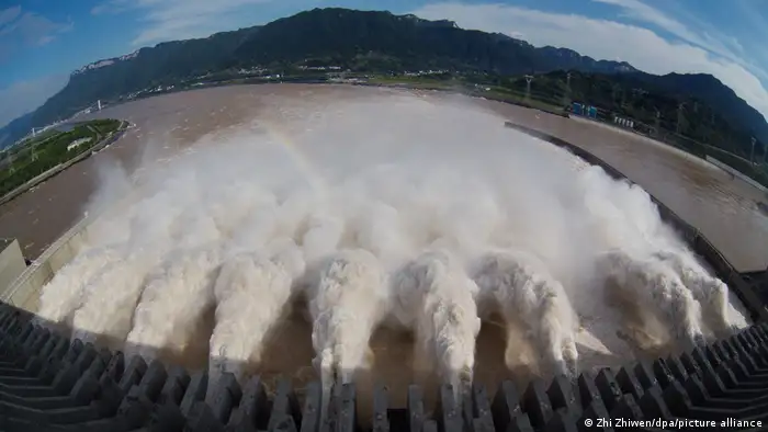 具有調節水量和發電功能的長江三峽大壩（資料照）