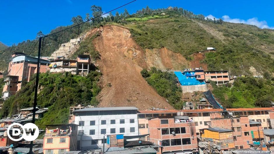 Mindestens 15 Vermisste nach Erdrutsch in Peru