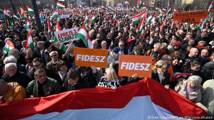 Ungaria Budapesta demonstrație pro-Fidesz