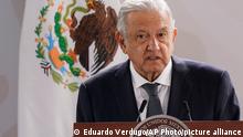 13.08.2021
FILE - Mexican President Andres Manuel Lopez Obrador speaks during a ceremony to commemorate in Mexico City's main square the Zocalo, Aug. 13, 2021. President Lopez Obrador said Wednesday, Feb. 16, 2022, that high profile journalists like Jorge Ramos of Univision and Carmen Aristigui, one of MexicoÂ´s most recognized journalists, should make the information of their salaries available to the public. (AP Photo/Eduardo Verdugo, File)